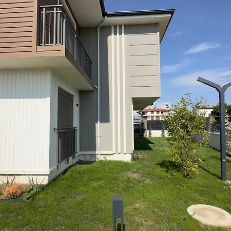 Nest Park Apartament Side