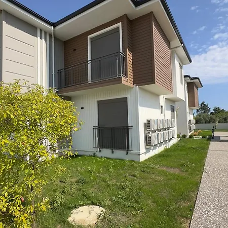Nest Park * Side